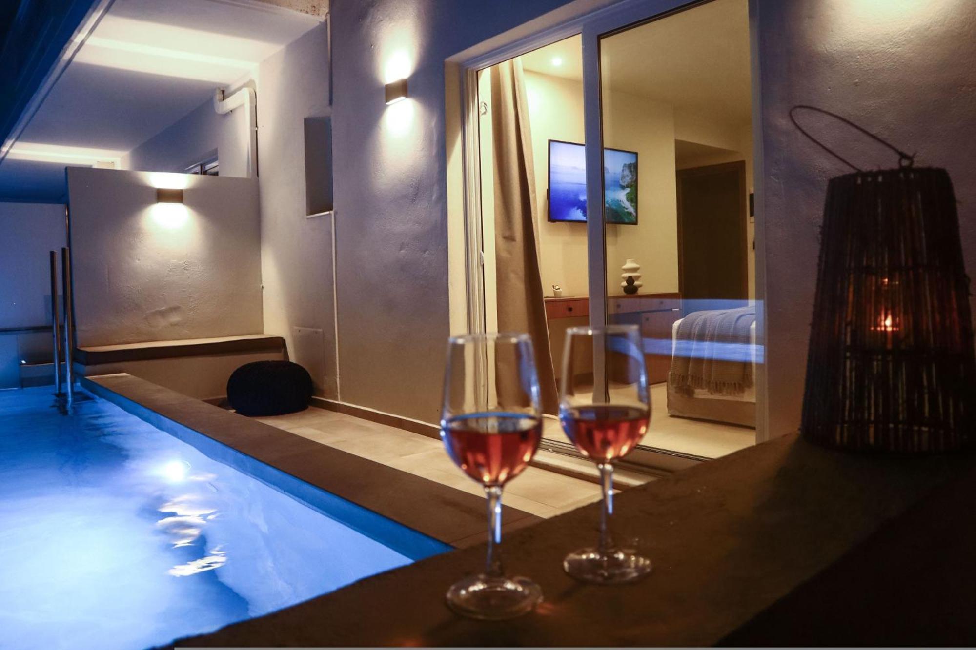 Rhotheon Suites In 伊利索斯 外观 照片