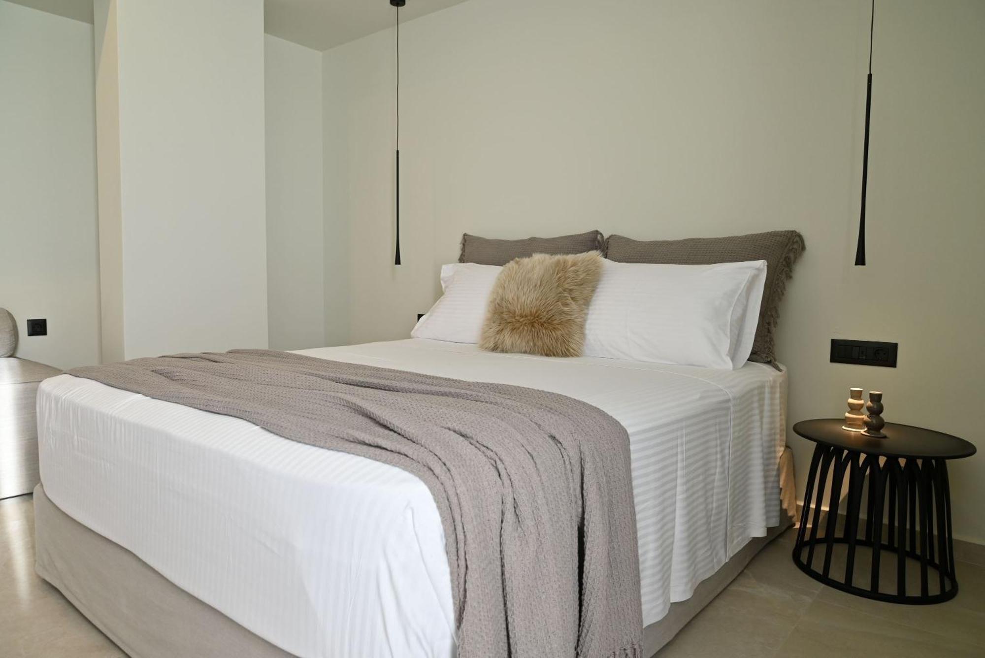 Rhotheon Suites In 伊利索斯 外观 照片