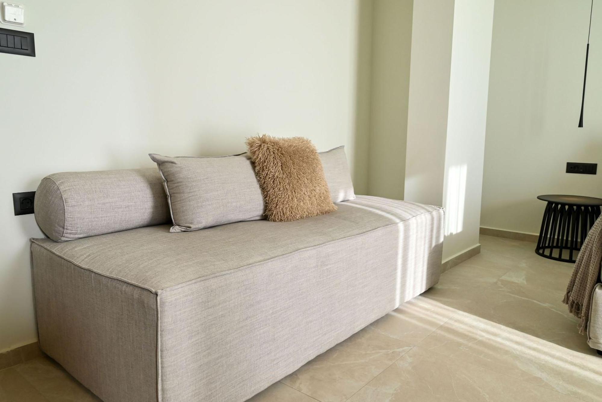 Rhotheon Suites In 伊利索斯 外观 照片
