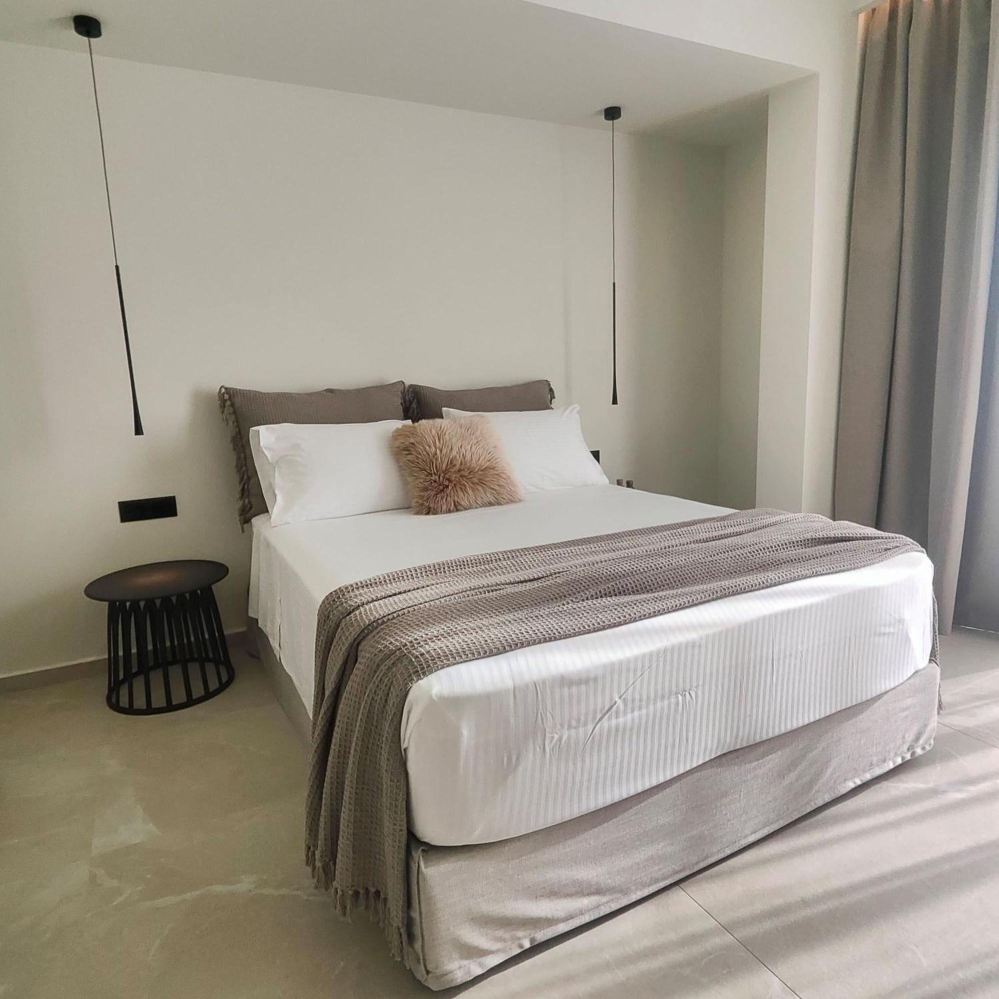 Rhotheon Suites In 伊利索斯 外观 照片