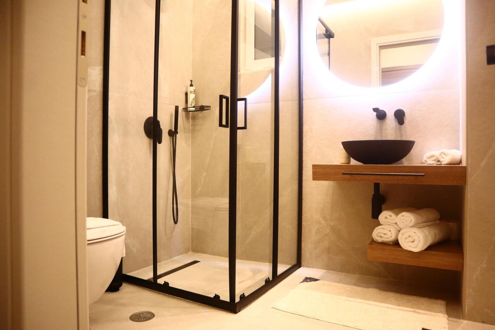 Rhotheon Suites In 伊利索斯 外观 照片