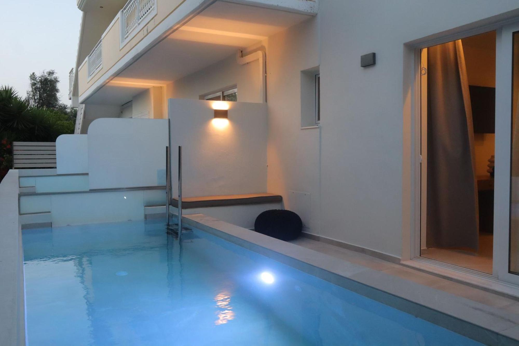 Rhotheon Suites In 伊利索斯 外观 照片